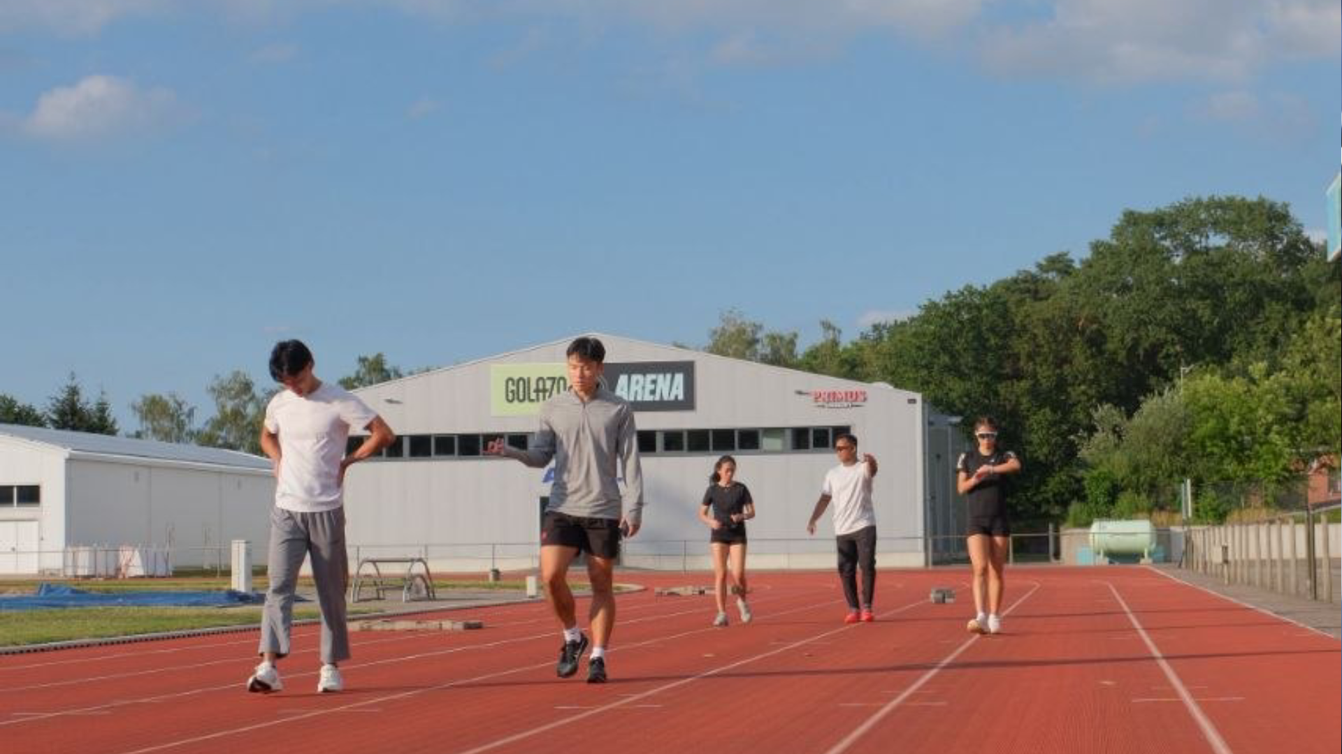 Topatleten uit Singapore op onze baan voor een trainingskamp!